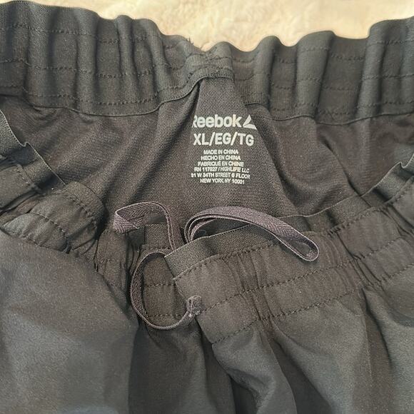 REEBOK - Jogging Shorts - - Picture 4 of 4